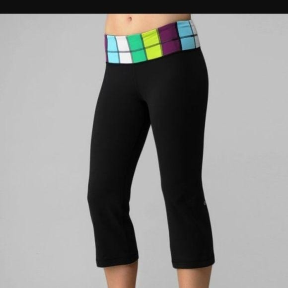 lululemon athletica Pants - Lululemon Groove Crop Leggings Size 8